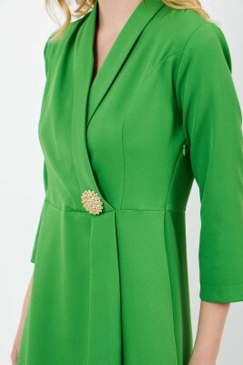 Yeşil Broşlu Elbise - 11